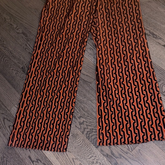 Stylish Black and Orange monogram Patterned women Pants - Picture 4 of 17